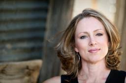 7 questions with . . . Linda Castillo