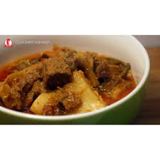 Selalunya gulai ini dijadikan lauk gulai semasa kenduri di kelantan. Resepi Gulai Darat Ayam Kelantan