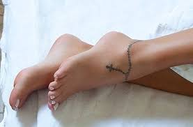 An… continue reading ankle bracelet tattoos to make your legs look graceful 45 Anklet Tattoos With Beautiful And Diversifying Meanings Tattooswin