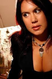 Jennifer Karl's Instagram, Twitter & Facebook