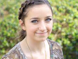 Whether you're looking to learn how to create hairstyles such as simple braids, waterfall braids. Are You More Like Brooklyn Or Bailey Short Hair Styles Bailey Hairstyles Brooklyn And Bailey