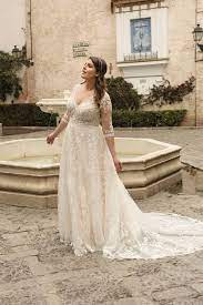 View 65 815 nsfw pictures and enjoy curvy with the endless random gallery on scrolller.com. Curvy Brautkleider Festtruhe Koln Plus Size Brautmode Zum Wohlfuhlen