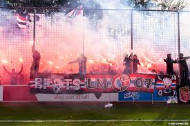 Já consideravelmente atrasado na luta pelo título, o psv eindhoven chega a esta jornada no 2.º lugar da tabela classificativa. Psv Nl Psv Feyenoord