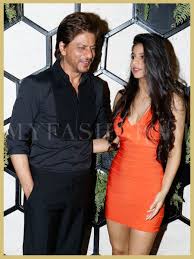 Самые новые твиты от shah rukh khan (@iamsrk): Shah Rukh Khan With Daughter Suhana Khan Arth Lounge Launch Myfashgram Bollywood Masala Fashion Photoshoot Bollywood Actress