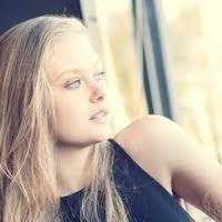 Carolina Andreoli's Instagram, Twitter & Facebook