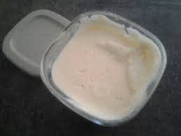 Creme Vanille J Ai Mis Le Fouet De Nini Puis 2 Jaunes D Oeufs Et 60 G De Sucre 2 Cuillere A Cafe Recette Cuisine Companion Creme Vanille Recettes De Cuisine