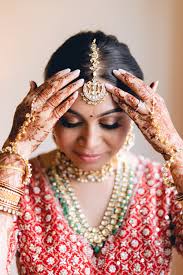 Enchanting Hindu Wedding: Elegance & Floral Splendor