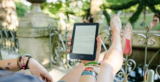 Renata ama leggere i libri che le invia sua sorella. Come Leggere Libri Gratis Durante La Quarantena Su Mondadori Store 38 000 Ebook Italiani Gratuiti Dday It