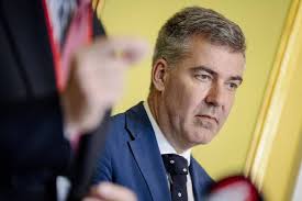 Klimaminister i kovending om tilladelse til kommunale solceller