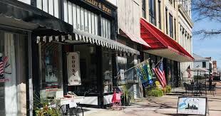 Sunday Brunch And Shopping Downtown Fayetteville Nc Hodge Podge Podcast And Blog In 2020 Blue Moon Cafe Moon Cafe Walkabout