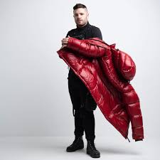 29 and feeling fine . . . . . . . . . . . 📸 @nsemograd ⛓ Harness Rig by Me  🟥 @aritzia #mensfashion #practicesafefashion #chestrig #harness #hbd  #twentynine #vancouver #INDD #design