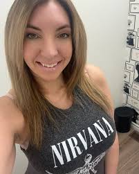 Makeup By N A O M iS A R A (@makeupbynaomisara) · Instagram 照片和视频