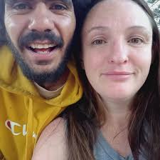 Driving barefoot is MUCH safer than driving in flip flops. Do YOU have a  Facebook friend or 17 that STILL drive in flip flops? If so, please SHARE  this meme with them!