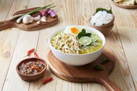 Yusheng atau yee sang (yúshēng) ialah sejenis salad ikan mentah bergaya cina. 7 Rekomendasi Makanan Khas Indonesia Ini Berasal Dari Luar Negeri Sering Makan Nggak