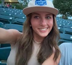 Kaitlin Sizemore's Instagram, Twitter & Facebook