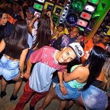 62,579 likes · 80 talking about this. Funk Vira Febre E Transforma Ate Balada Top Em Baile De Favela 15 01 2016 Uol Entretenimento