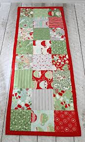 How To Make A Simple Table Runner The Stitching Scientist Quilted Table Runners Patterns Quilted Table Runners Table Runner Pattern