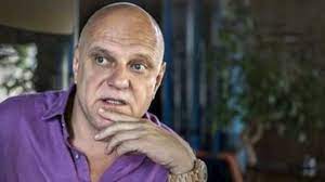 О цій порі поєднується світло, яке утворилось в липні від запалених любов'ю людських душ, та небесний. Mykola Veresen Podaet V Sud Na Kanal Poroshenko Pryamoj Iz Za Uvolneniya