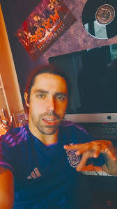 Todd Winger's Instagram, Twitter & Facebook