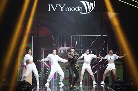 Sơn Tùng cực ngầu trong show diễn Thu Đông IVY moda | Báo Pháp luật Việt  Nam điện tử