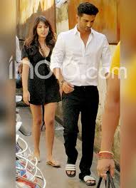Rhea chakraborty was brought into the world on july 1st, 1992 and she is a vj and indian actress. Sushant And Rhea Dating Each Other Sushant Singh Rajput And Rhea Chakraborty Clicked Together After Former Recovers From Dengue Celebs Photo Gallery India Com Photogallery