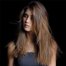 6 coiffures qui feront apparaitre votre visage rond plus fin. Coupe Cheveux Longs Raides Et Fins Gallery