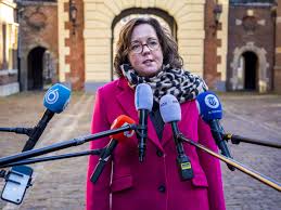 455.8100 mhz tq 103.5 verkeersregelaarsgepraat 2 bl veendam. Minister Van Ark Niet Optimistisch Over Versoepeling Coronaregels Nos