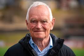 Ukjent 32-åring sniker seg inn på inntektstoppen