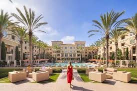 Villas Fashion Island in Newport Beach | Apartments for Rent