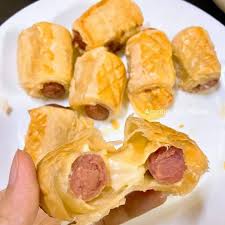 Aduk rata agar semua bahan tercampur. Resepi Hangat Sosej Cheese Roll 3 Bahan Je Puff Facebook