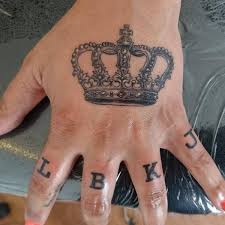 These crown tattoos are usually heavily detailed to make the images pop off of the skin. Crown Tattoo Designs Best 80 Crown Tattoos Meanings 2019