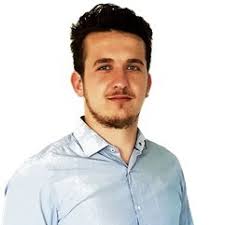 J'ai le plaisir de vous annoncer que j'occupe désormais le poste de Cheffe  de projets informatique chez CIRRUSWARE à Bordeaux.