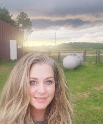 Jacquelyn Armstrong's Instagram, Twitter & Facebook