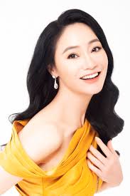 Nhan sắc 'giai nhân màn ảnh Việt' Quách Thu Phương ở tuổi 45