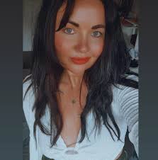 Hi! I am a journalist for Buzz news. I am looking for stories this week to  film in the Dorset area. If anyone has any stories or information please  message me! 😊