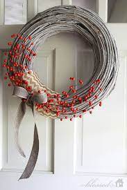 Prettydesigns continues to offer you plenty of diy ideas to get inspired. 14 Diy Winter Wreaths Winter Decor Crafts