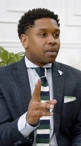 Patricia Burrus's Instagram, Twitter & Facebook