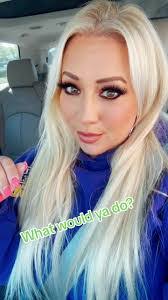 Danielle Byers's Instagram, Twitter & Facebook