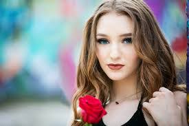 Emily Vandegrift's Instagram, Twitter & Facebook