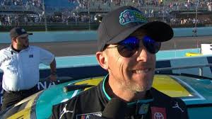 Listen to communication during NASCAR Cup Series race at Daytona