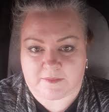 wallpaper #helpappreciated I recently put my dream wallpaper in the bedroom  and I'm not so sure of my choice. It's not matte, but satin, which was  supposed to be its advantage and