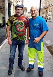 Mohammed vi dépense sans compter pour édifier des mosquées en france. Le Roi Marocain Dans Un Style Plutot Decontracte Lors D Une Visite En France Culturebene