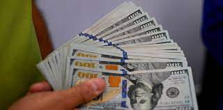 El dólar blue hoy jueves 28 de mayo cotiza a $117 para la compra y $127 para la venta.la brecha entre el blue y el dólar oficial se acerca al 56,38 por ciento. Dolar Hoy A Cuanto Cotizan El Oficial Y Sus Diferentes Tipos De Cambio Este Viernes 15 De Enero