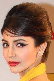 Bollywood Schauspielerinnen Im Retro Look Http Solar Toptrendspint Blackjumpsuitoutfit Tk Bollywood Hairstyles Retro Hairstyles Hairdo