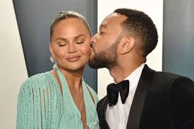 She made her professional modeling debut in the annual sports illustrated. Chrissy Teigen Schwanger Drittes Baby Mit Ehemann John Legend Gala De
