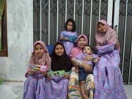 Cara menunjukkan kasih sayang terhadap keluarga. Dalil Al Qur An Berbakti Kepada Orang Tua Revormer Com