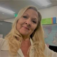 Ann Macomber's Instagram, Twitter & Facebook