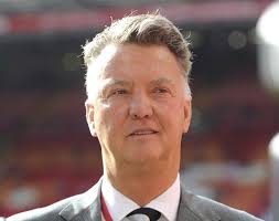 Louis van gaal is a former manager of manchester united and has won 19 trophies with ajax, barcelona, az and bayern munich. Louis Van Gaal Als Bondscoach Prasentiert Fussball International Derstandard At Sport