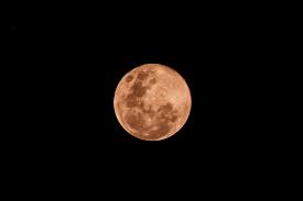 Setelah gerhana matahari, di bulan januari 2020 akan ada gerhana bulan yang terjadi pertama di tahun 2020, yaitu gerhana bulan penumbra. Fenomena Supermoon Maret 2021 Bulan Penuh Sinar Terang Arah Kata