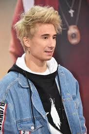 Winterscheidt grew up in waldniel. In Jokos Neuer Show Youtuber Curlen Gegen Profi Sportler Promiflash De